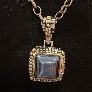 Elegant Gold and Black Pendant Necklace